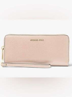 Michael Kors Jet Set
Travel Leather Wallet Wristlet in Light Pink